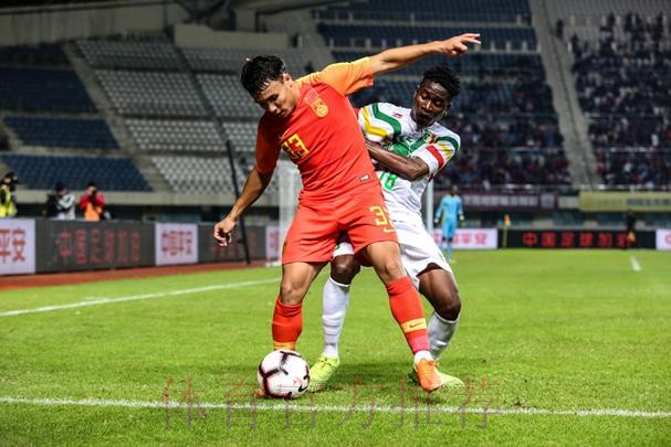 中国队三球战胜马里队 收获“世奥杯”珠海国际足球锦标赛亚军